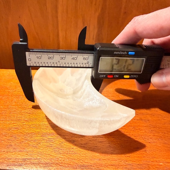 Selenite Moon Bowl - Picture 3 of 4